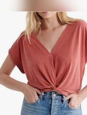 Lucky Twist-Front V-neck Sandori Spice Medium Top